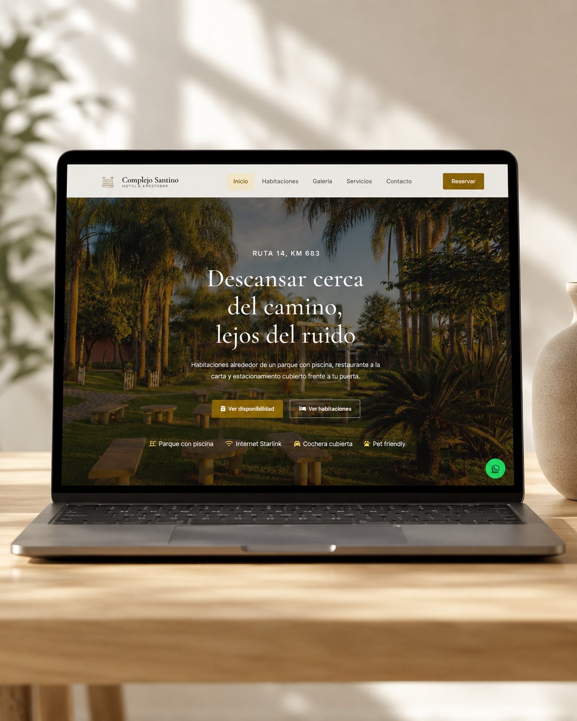 Portada del sitio del Complejo Santino con los accesos a disponibilidad y habitaciones